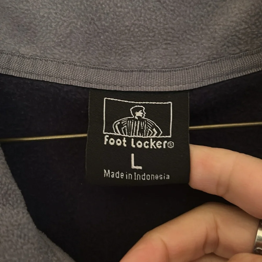 🌿Foot Locker Men’s Navy and Grey force 1/4 zip up pullover size Large🌿